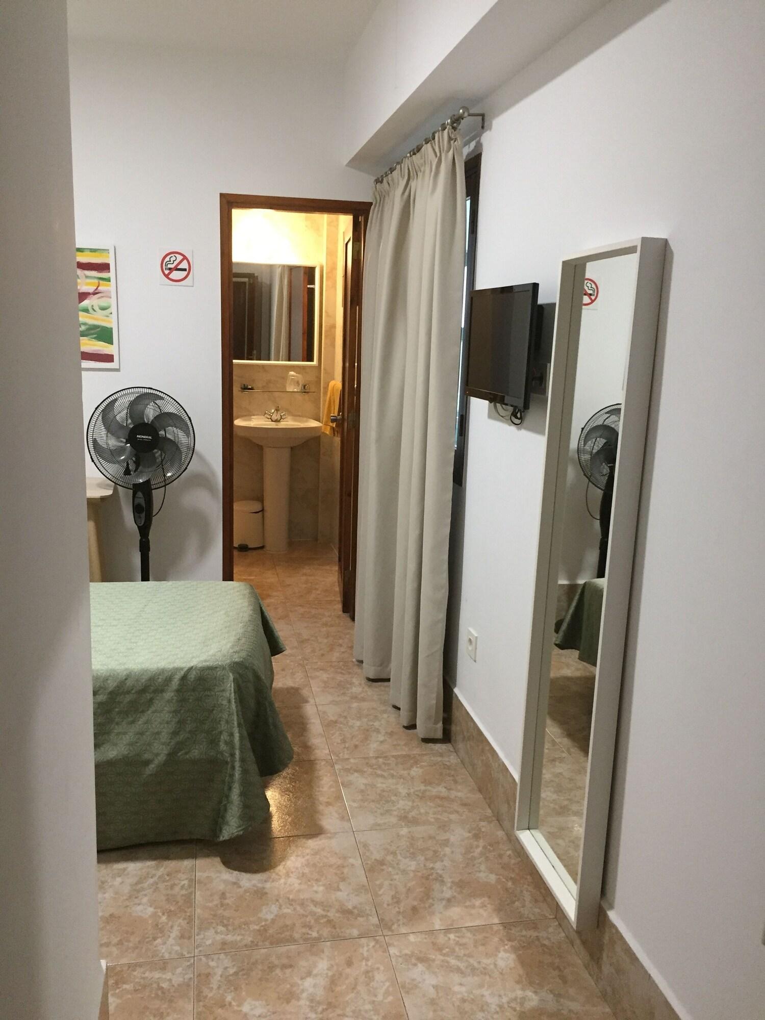 Residencia Cardona Alberg