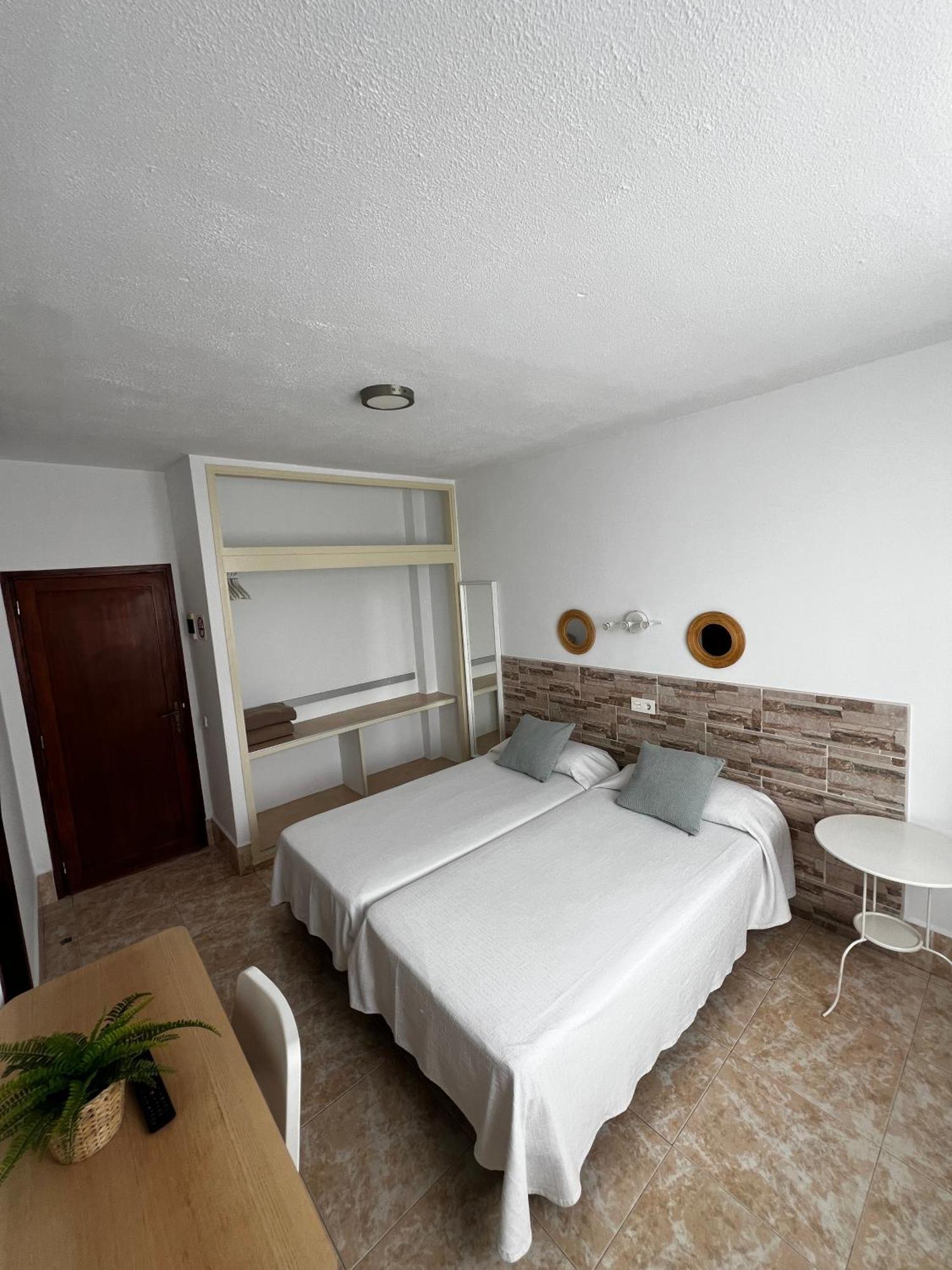 Residencia Cardona Alberg *
