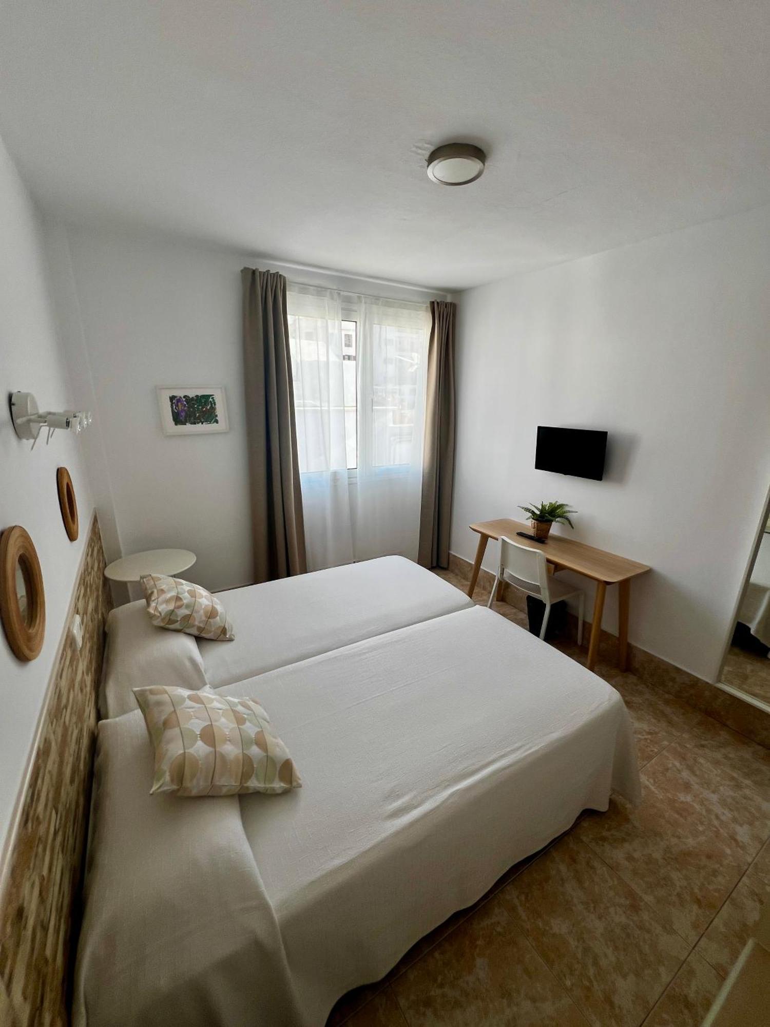 Residencia Cardona Alberg *