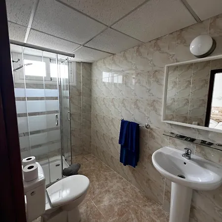 Hostal Residencia Cardona Arrecife  Exterior photo