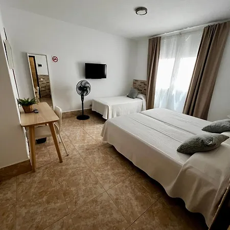 Hostal Residencia Cardona Arrecife  Exterior photo