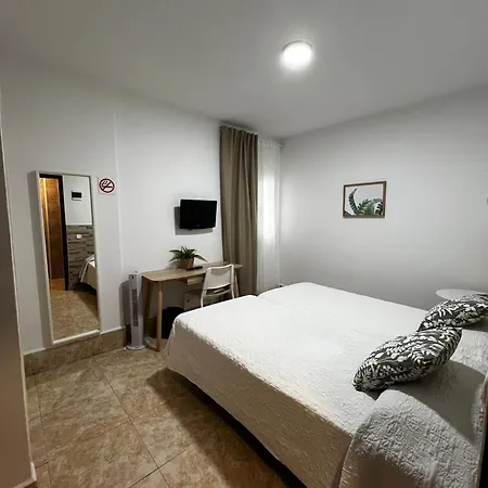 Hostal Residencia Cardona Arrecife  Exterior photo