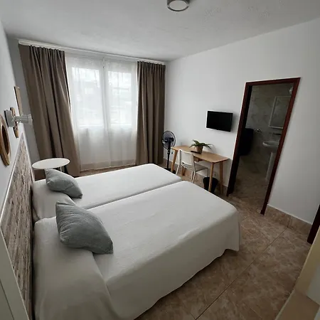 Hostal Residencia Cardona Arrecife  Exterior photo