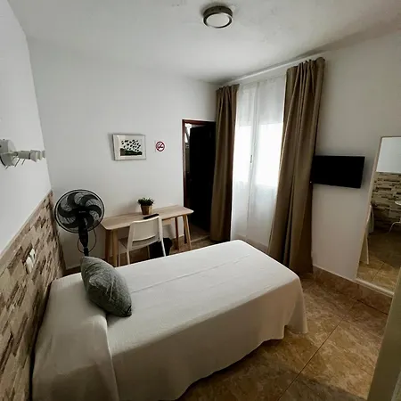 Hostal Residencia Cardona Arrecife  Exterior photo